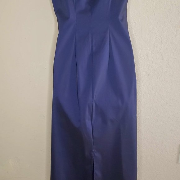Classic Long Column Dress - Formal - Picture 7 of 8